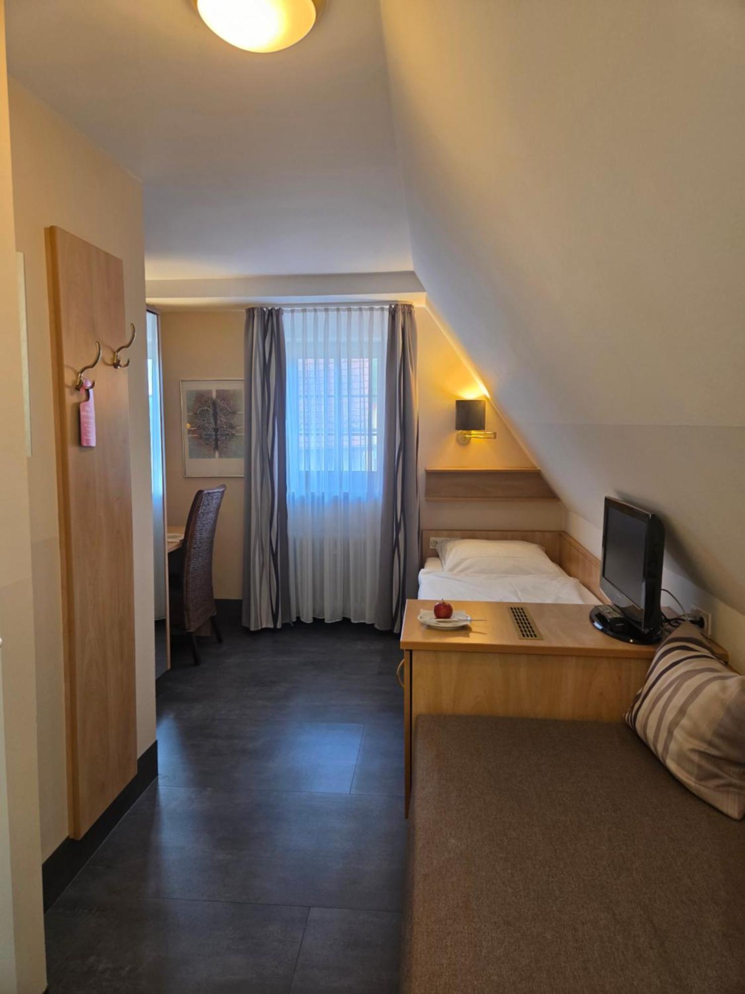Hotel Garni "Am Ellinger Tor" Weißenburg in Bayern Esterno foto